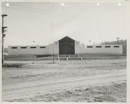 Photograph of the swimming pool and bathhouse at the Sunnyside Park in Atlantic