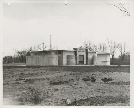 Photograph of the exterior view of the municipal swimming pool in Spencer