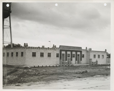 Photograph of the exterior view of the municipal swimming pool in Knoxville