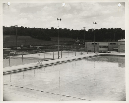 Photograph of the municipal swimming pool in Decorah